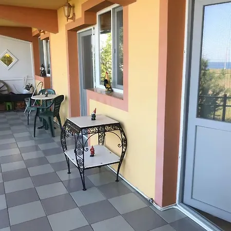 Vila Omi *